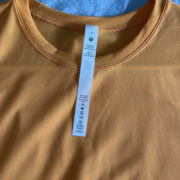 Lululemon Training and Running T-Shirt size 4 - Picture 5 of 5